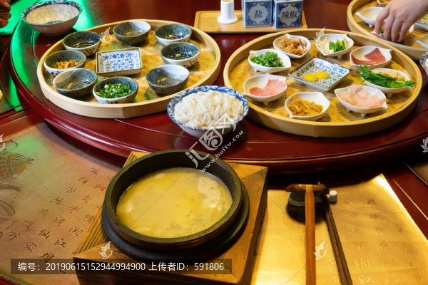 食用過橋米線全過程之上菜