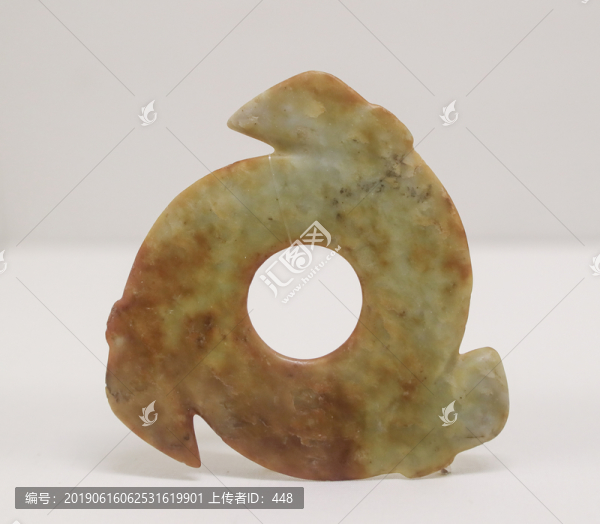 新石器時(shí)代龍山文化三牙璧