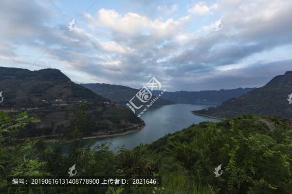 向家壩庫(kù)區(qū)風(fēng)光