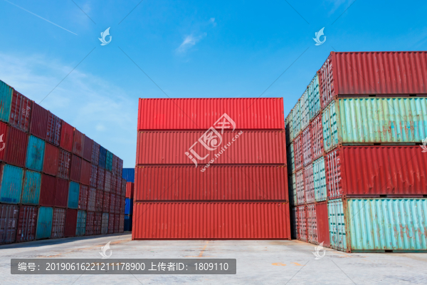 集裝箱堆場(chǎng)