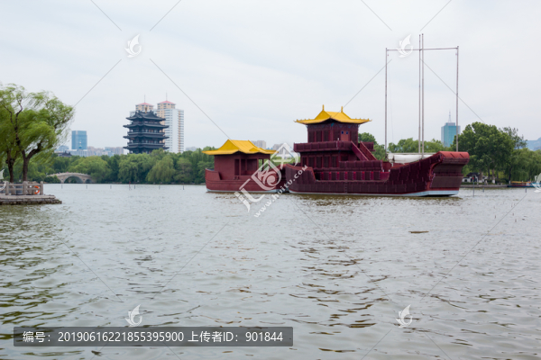 濟(jì)南大明湖風(fēng)光