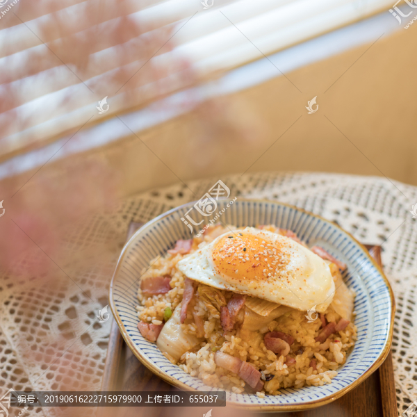 荷包蛋炒飯