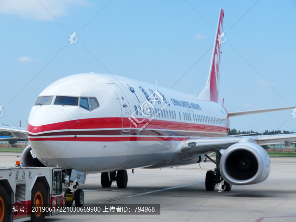 中國聯(lián)航飛機(jī)
