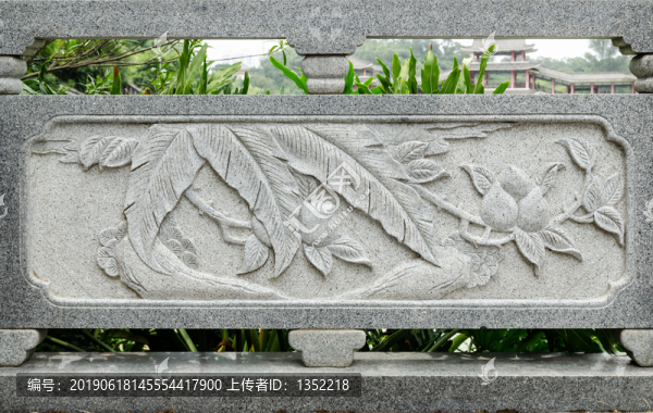 桃子浮雕