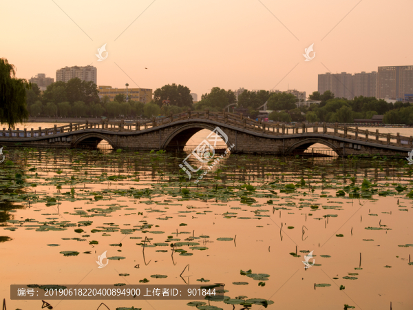 濟(jì)南大明湖夕陽美景