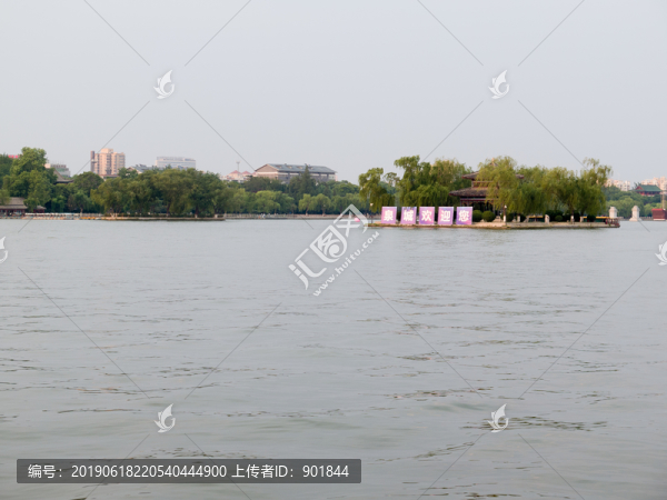 濟(jì)南大明湖風(fēng)光