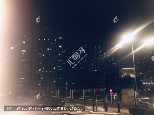 夜晚的光