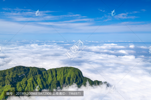 峨眉山的山峰與云海
