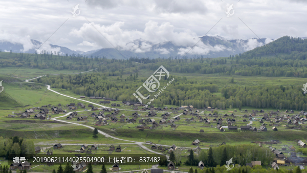 禾木鄉(xiāng)小木屋