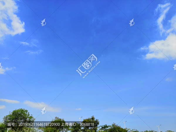 藍(lán)天白云
