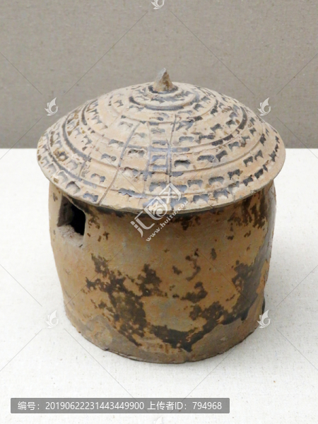 三國(guó)戳印紋圓頂陶倉(cāng)