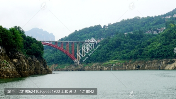 清江風情