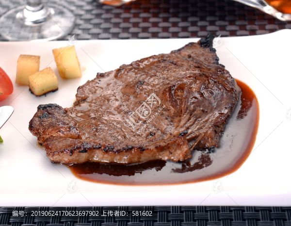 西餐牛排實(shí)拍圖