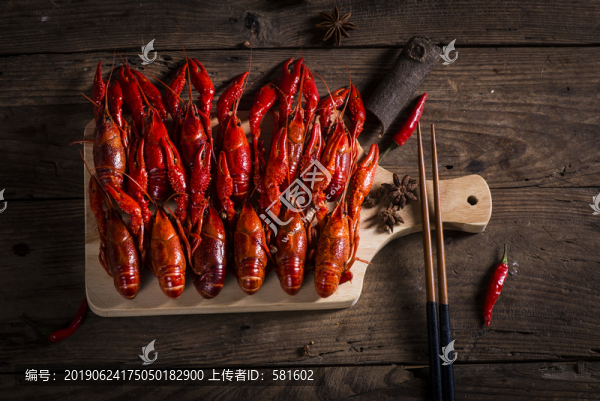 麻辣十三香小龍蝦實(shí)拍圖