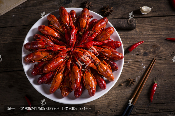 麻辣十三香小龍蝦實(shí)拍圖