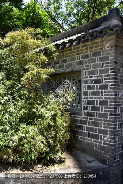 綠植灰磚墻
