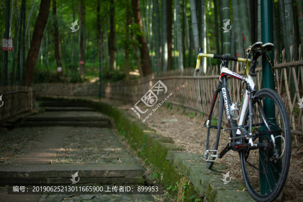 杭州寶石山的棲霞古道
