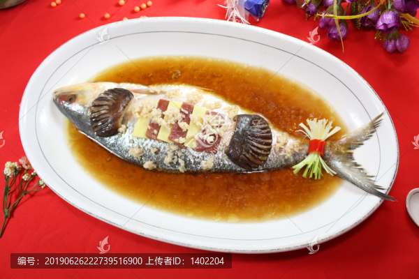 古法蒸鰣魚(yú)