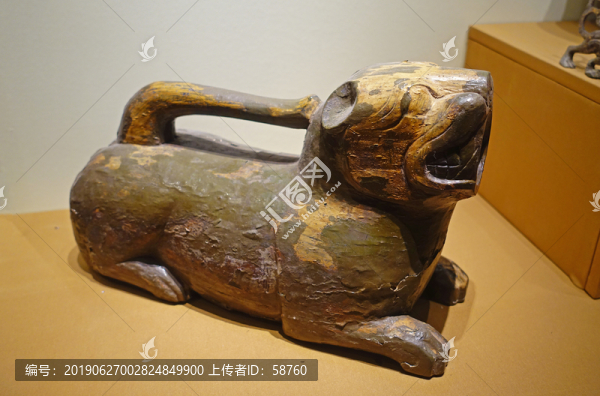 漢代木胎漆虎子