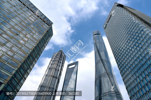 上海城市地標建筑群仰拍
