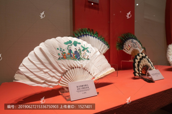中國傳統(tǒng)扇子藝術(shù)