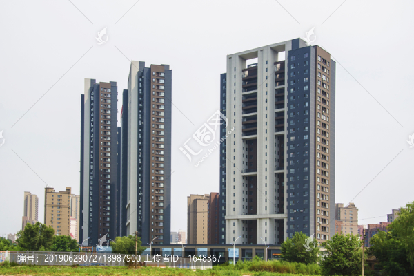 鞍山永樂(lè)公園附近的高層住宅樓