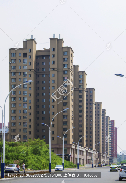 鞍山永樂(lè)公園高層住宅建筑與公路