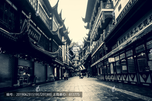 黑白老街豫園圖