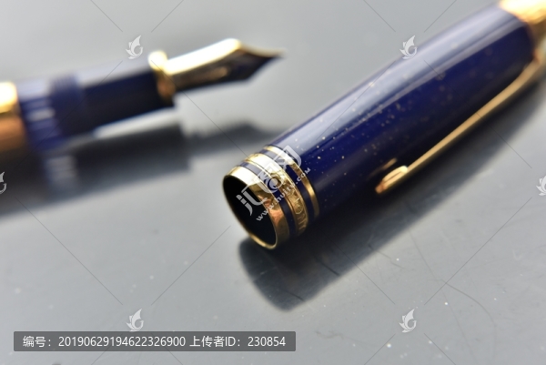 鋼筆