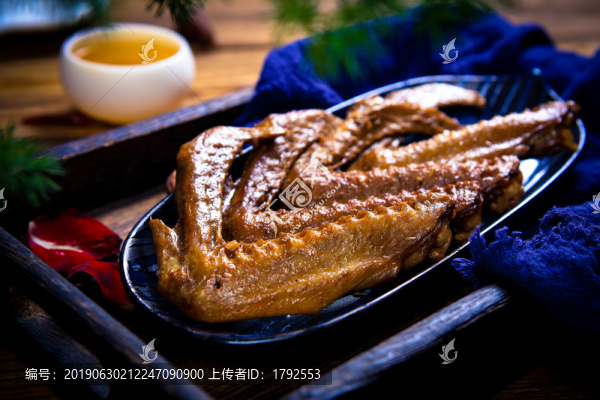 鹵鵝翅