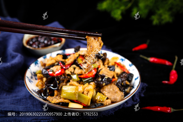 木耳炒肉