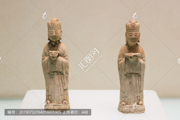 南宋青瓷俑青瓷虎俑青瓷兔俑