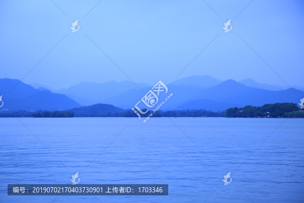 煙雨西湖