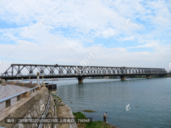 襄陽(yáng)漢江大橋