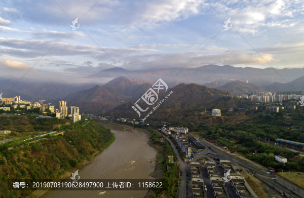 航拍鋼城四川省攀枝花市的城市風(fēng)
