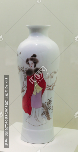 景德鎮(zhèn)窯粉彩梅園香徑圖瓶