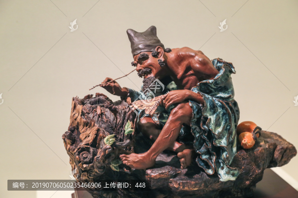 石灣窯瓷塑濟(jì)公像