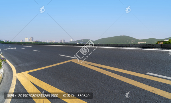 高速公路和城市景觀