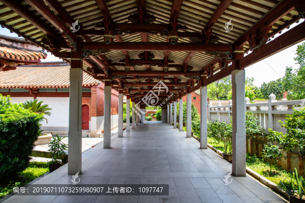 寺廟長(zhǎng)廊
