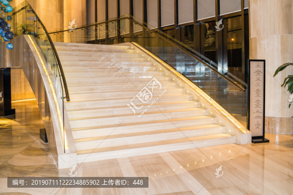 酒店大堂樓梯