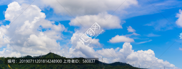 藍(lán)天白云
