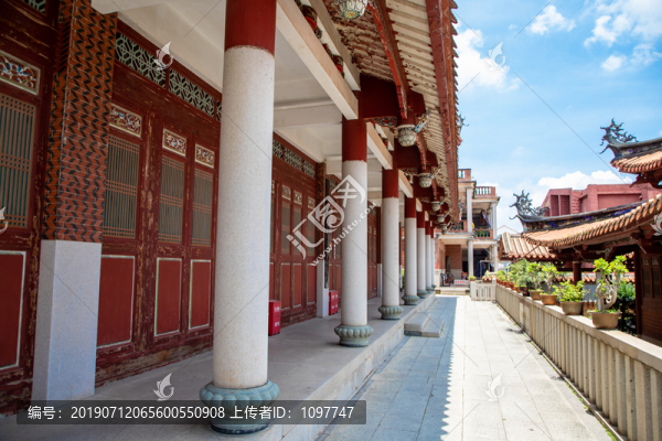 寺廟長(zhǎng)廊