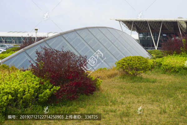 上海浦東機(jī)場(chǎng)玻璃采光頂外景