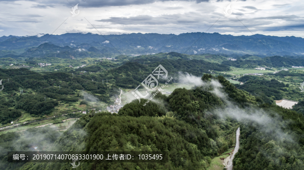 山區(qū)風(fēng)光
