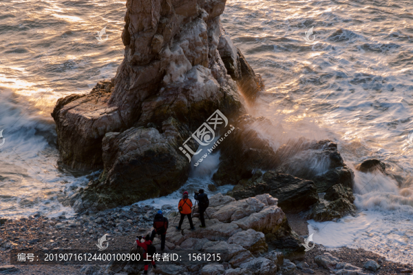 海島風(fēng)光大浪淘沙