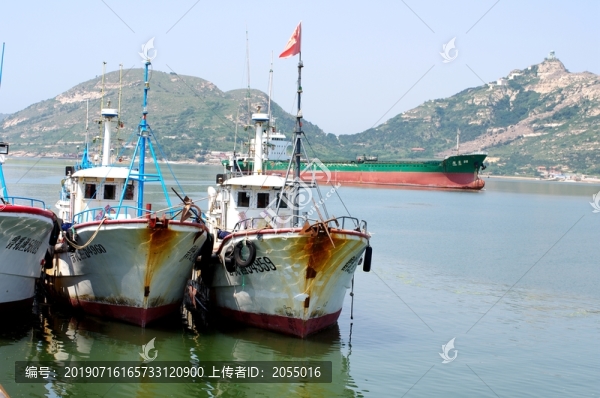 漁港?？康臐O船