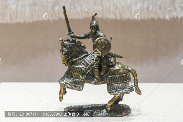 吉爾吉斯斯坦騎士雕像