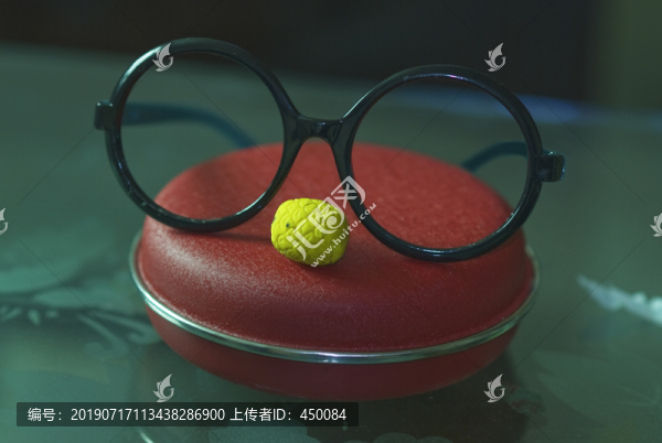搞笑