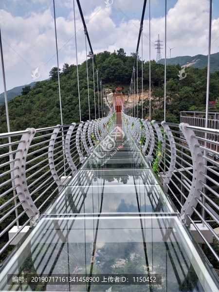 9D聲效玻璃橋