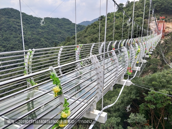 9D聲效玻璃橋